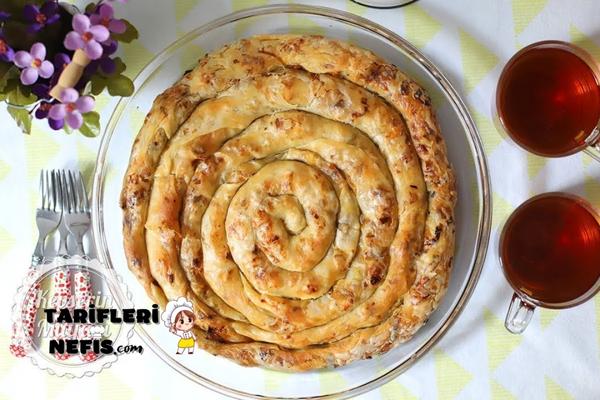 Çıtır Çıtır El Açması Pırasalı Börek