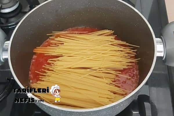 Enfes Soslu Spagetti Tarifi