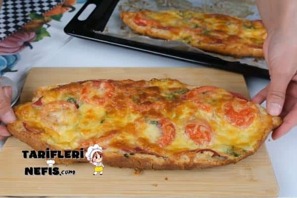 Çok Lezzetli Ekmek Pizza Tarifi