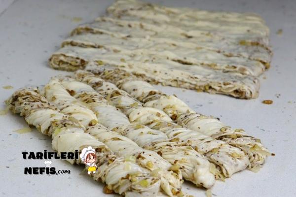 Kolay Soğanlı Cevizli Çörek Tarifi