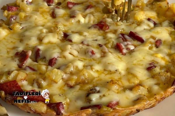 Pizza Tadında Yumurtalı Patates Tarifi